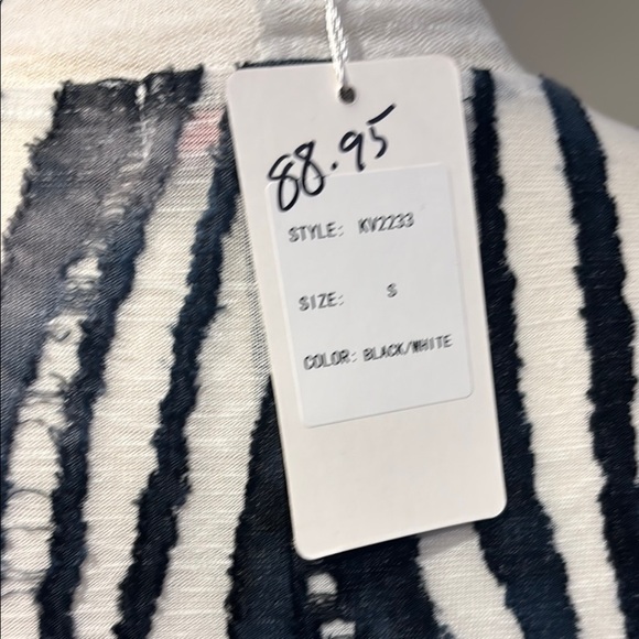 Elegant Zebra Print Blouse - Picture 5 of 12